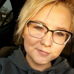 Meet your Posher, Kenydie